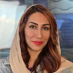 مینا مومنی